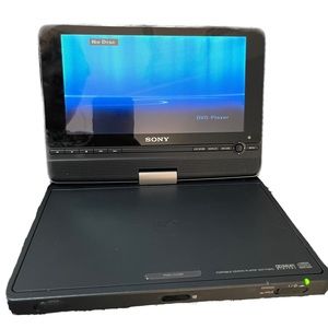 SONY portable DVD/CD player with case